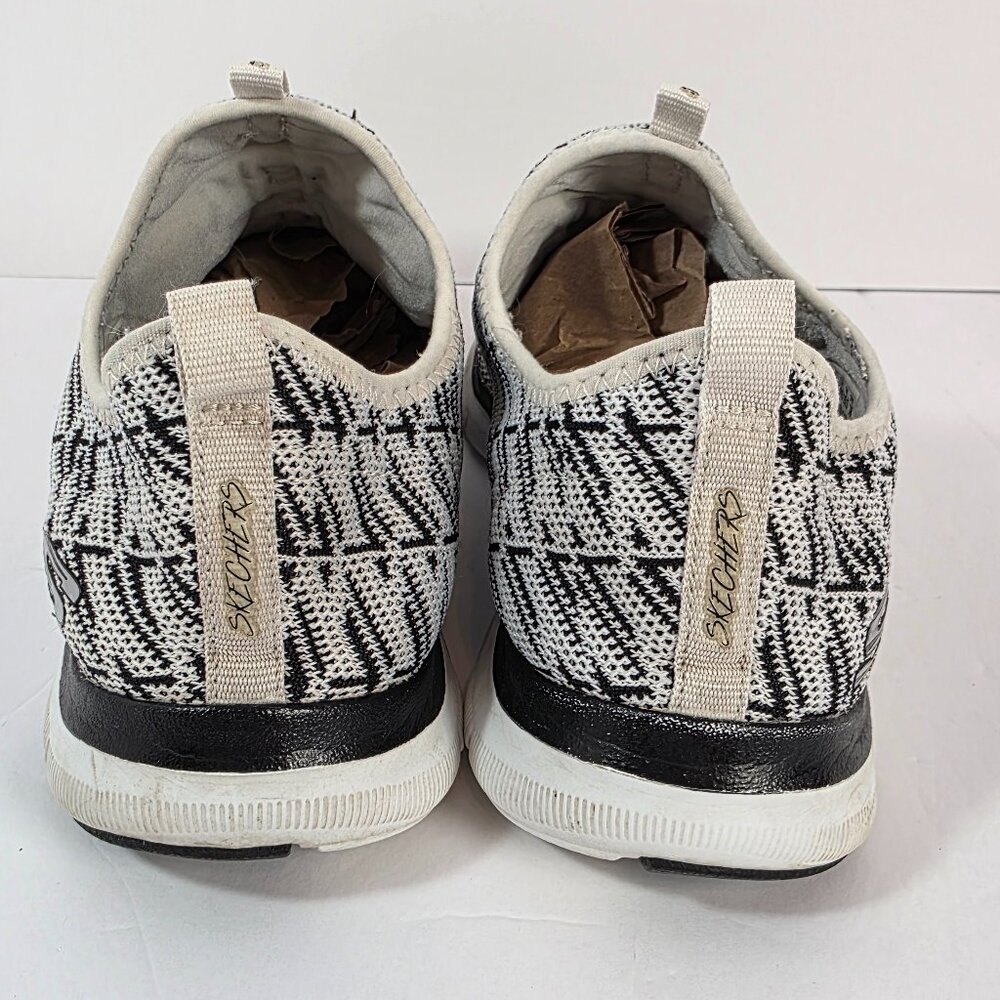 Skechers Slip-On Walking Sneakers Women’s 8.5 Memory Foam - Black & White - Picture 4 of 8